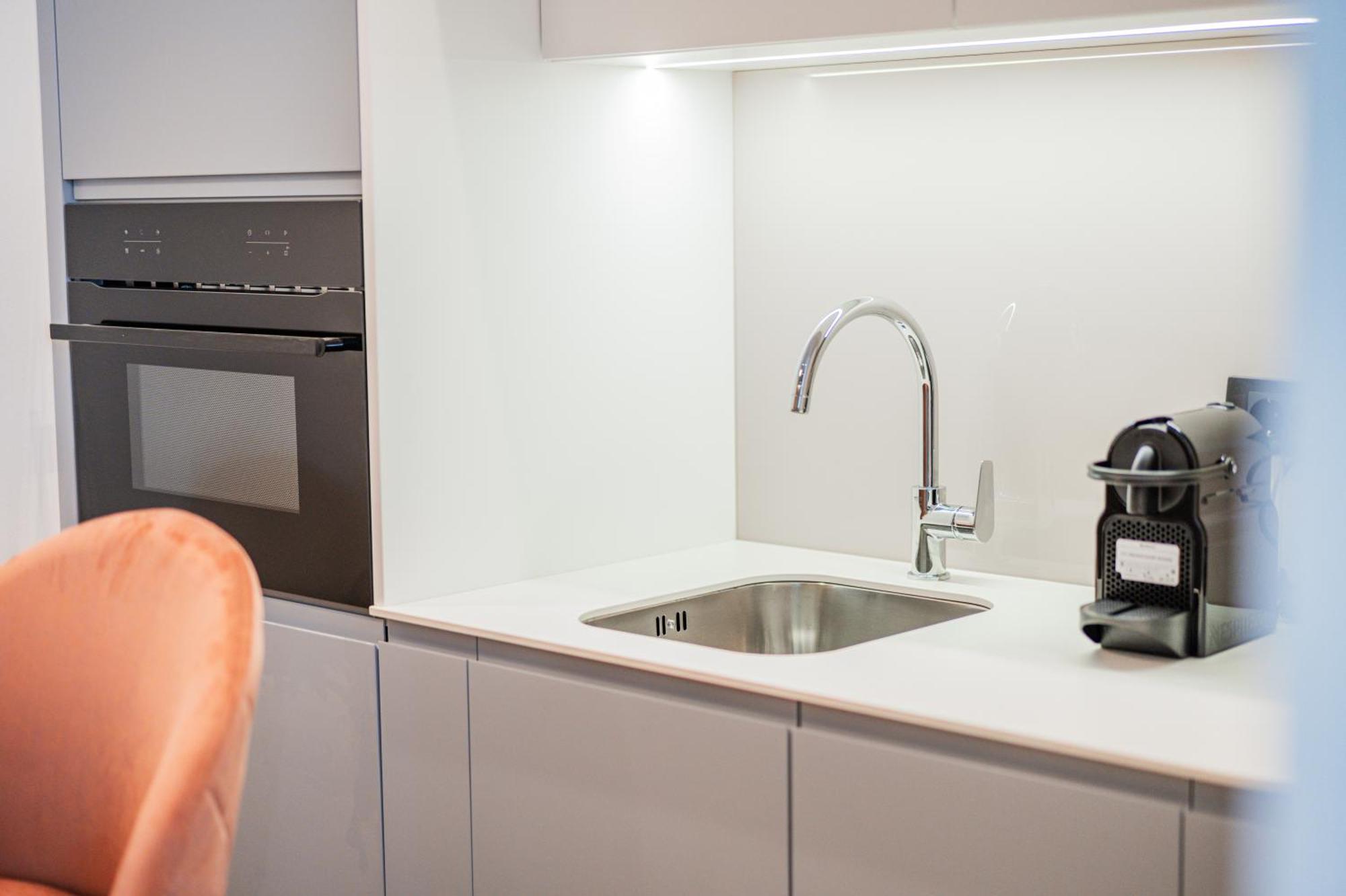 Zeus Design Apartments Schoenbrunn Виена Екстериор снимка